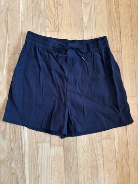 Simply Vera Wang Lightweight Casual Shorts